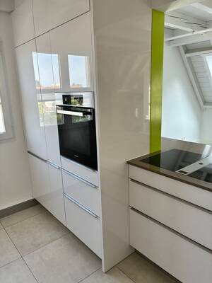 Außergewöhnliche 3-Zimmer-Wohnung mit XXL-Dachterrasse, Balkon, Einbauküche und TG-Stellplatz – 72762 Reutlingen – Vorschaubild 8
