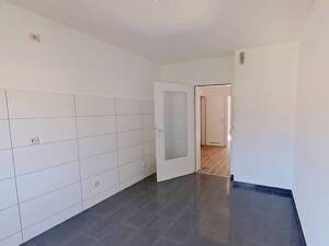 Modernes Wohnen in ruhiger Lage: Große 3-Zimmer-Wohnung mit BALKON und Wannenbad – 33659 Bielefeld – Vorschaubild 9