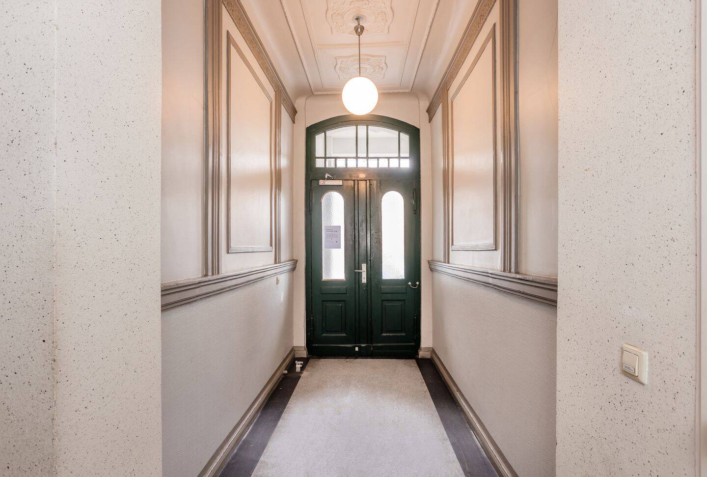 Stilvoll renovierte 4-Zimmer-Altbauwohnung in ruhiger Lage – Berlin – Vorschaubild 9