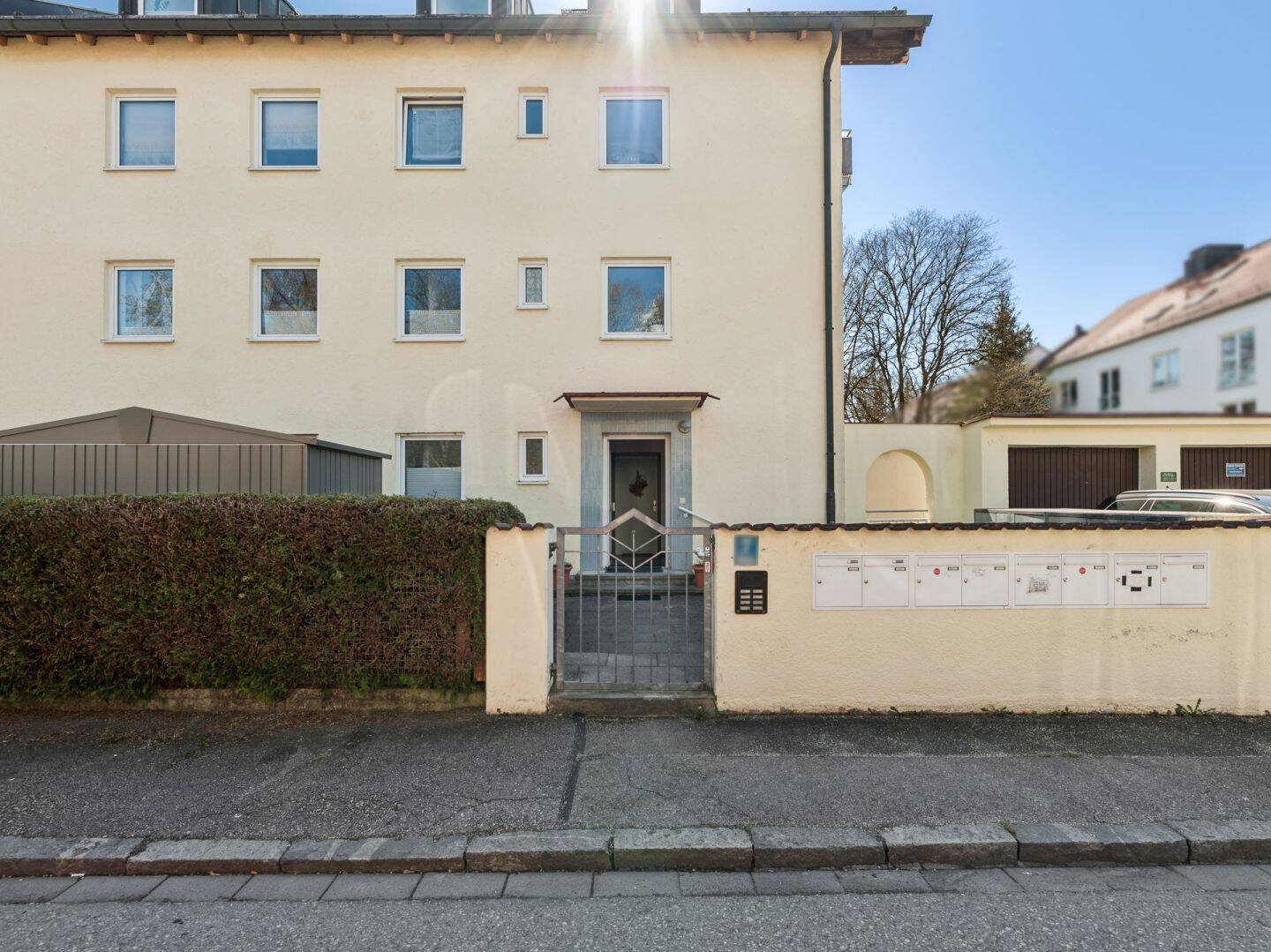 Solides Mehrfamilienhaus mit 7 Wohnungen in ruhiger und zentraler Lage von Krailling – Planegg – Vorschaubild 5