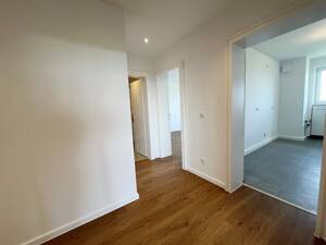 Herrliche Aussichten nicht nur vom Balkon! Modernisierte 3 Zimmer + modernes Bad mit Dusche + Aufzug – 50968 Köln – Vorschaubild 8