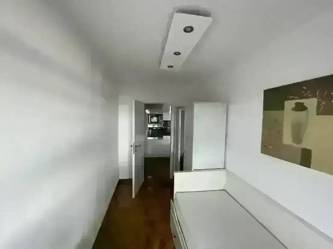 Vollmöblierte 3-Zimmer-Etagen- Wohnung inkl. Einbauküche, Balkon und PKW Tiefgaragenstellplatz in einem gepflegtem Hochhaus samt Fernblick – Köln – Vorschaubild 7
