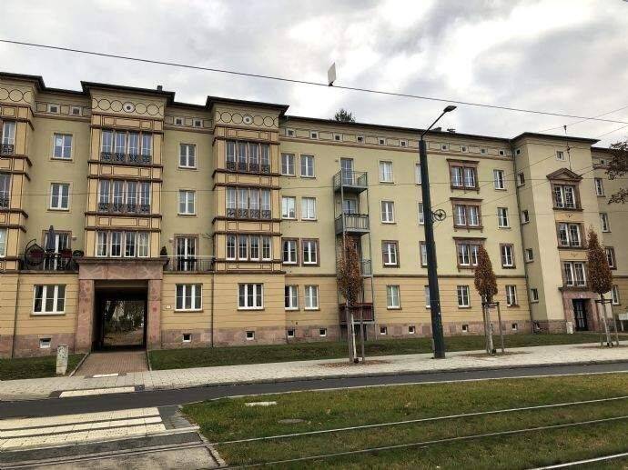 schöne innenstadtnahe 2-Zimmer-Wohnung, Reitbahnviertel, Balkon, EBK – Chemnitz – Vorschaubild 2