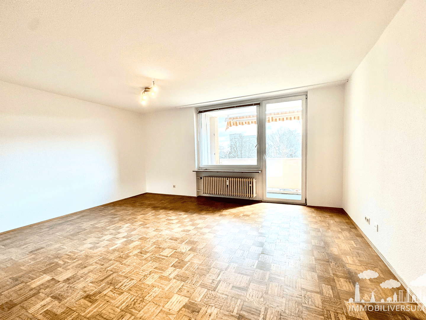 Lichtdurchflutete Wohnung mit Balkon direkt am Wasser – Nürnberg – Vorschaubild 4