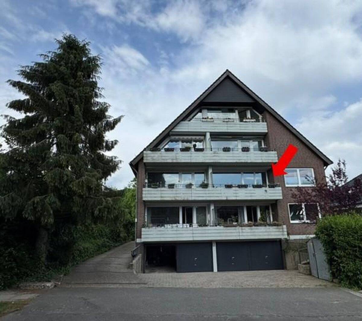 Lichtdurchflutete Eigentumswohnung mit Gartennutzung und Garagenstellplatz – 22145 Hamburg – Bild 1 von 9
