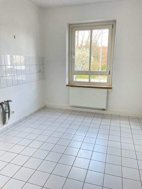 +++ ATTRAKTIVE WOHNUNG MIT SÜDBALKON AUF EINER RUHIGEN NEBENSTRASSE +++ – Chemnitz – Vorschaubild 2