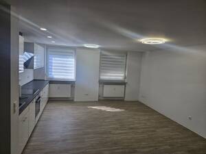 Moderne 2-Zimmer-Wohnung mit Balkon, Einbauküche & Tiefgaragenstellplatz – 70327 Stuttgart – Vorschaubild 3