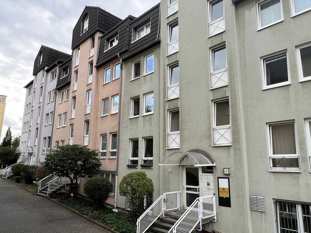 Helle und wirklich großzügige 2 Zimmer-Wohnung in top Lage zu Bahnhof & Innenstadt, Frankfurter Str. 17, Gießen