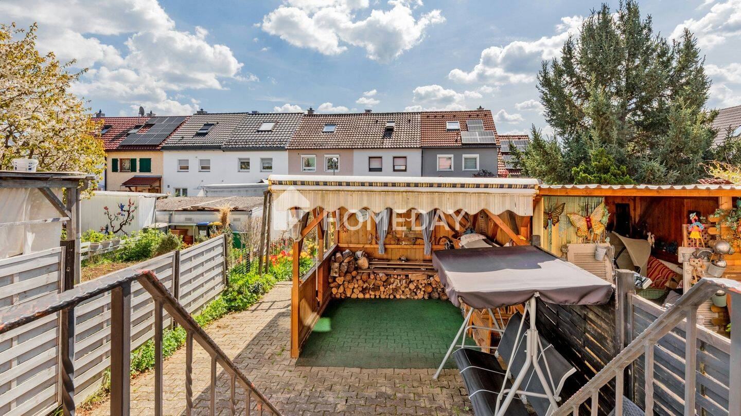 Reihenhaus mit Sonnengarten. Garage, 3 Zimmern und gemütlichem Dachgeschoss-Studio – Reutlingen – Vorschaubild 4