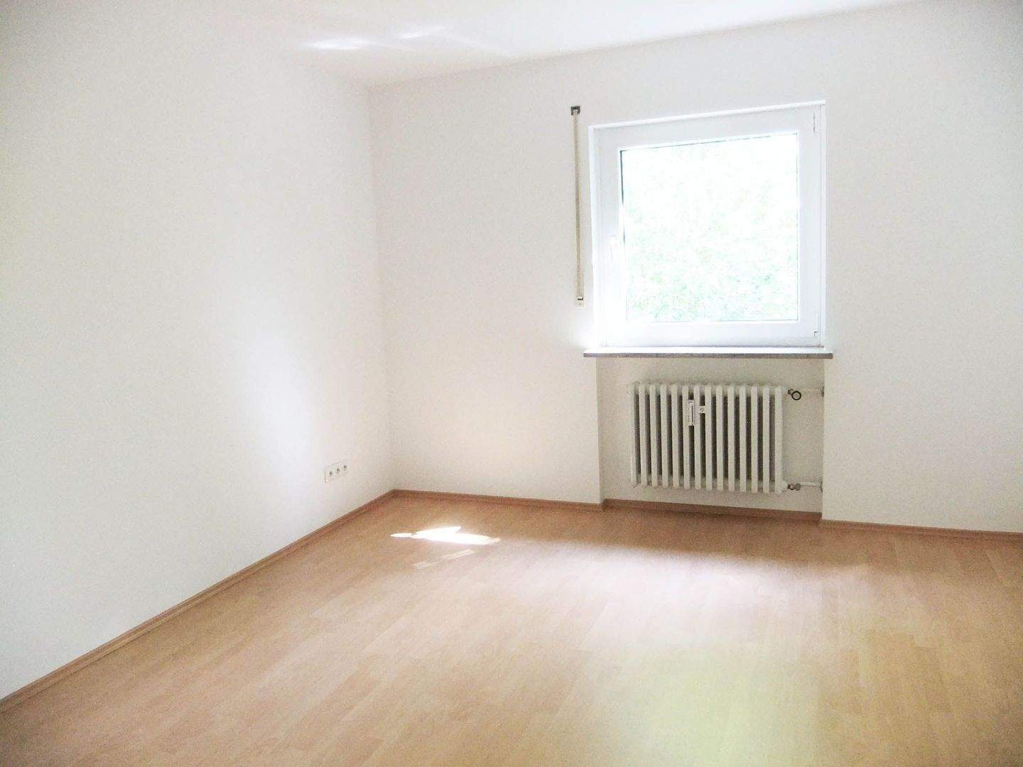 Großzügige 3,5-Zimmer-Wohnung mit 2 Balkonen, Regensburg-West – Regensburg – Vorschaubild 3
