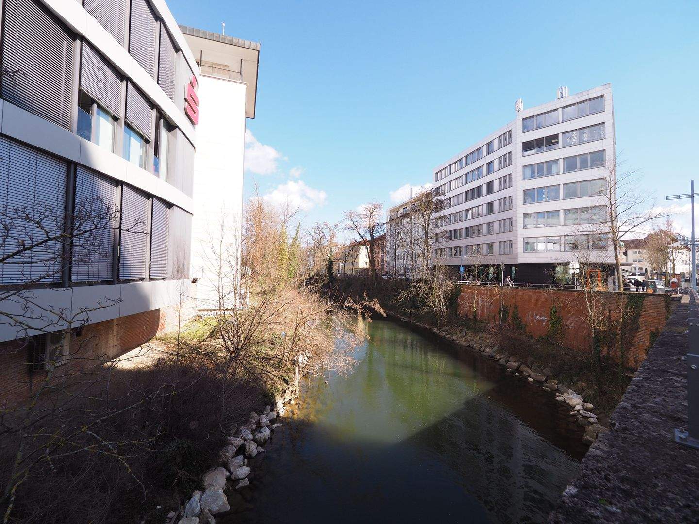 Tolle Kapitalanlage: Schicke 3-Zimmer Wohnung mit 2 Loggien in bester Lage von Neu-Ulm – Neu-Ulm – Vorschaubild 3