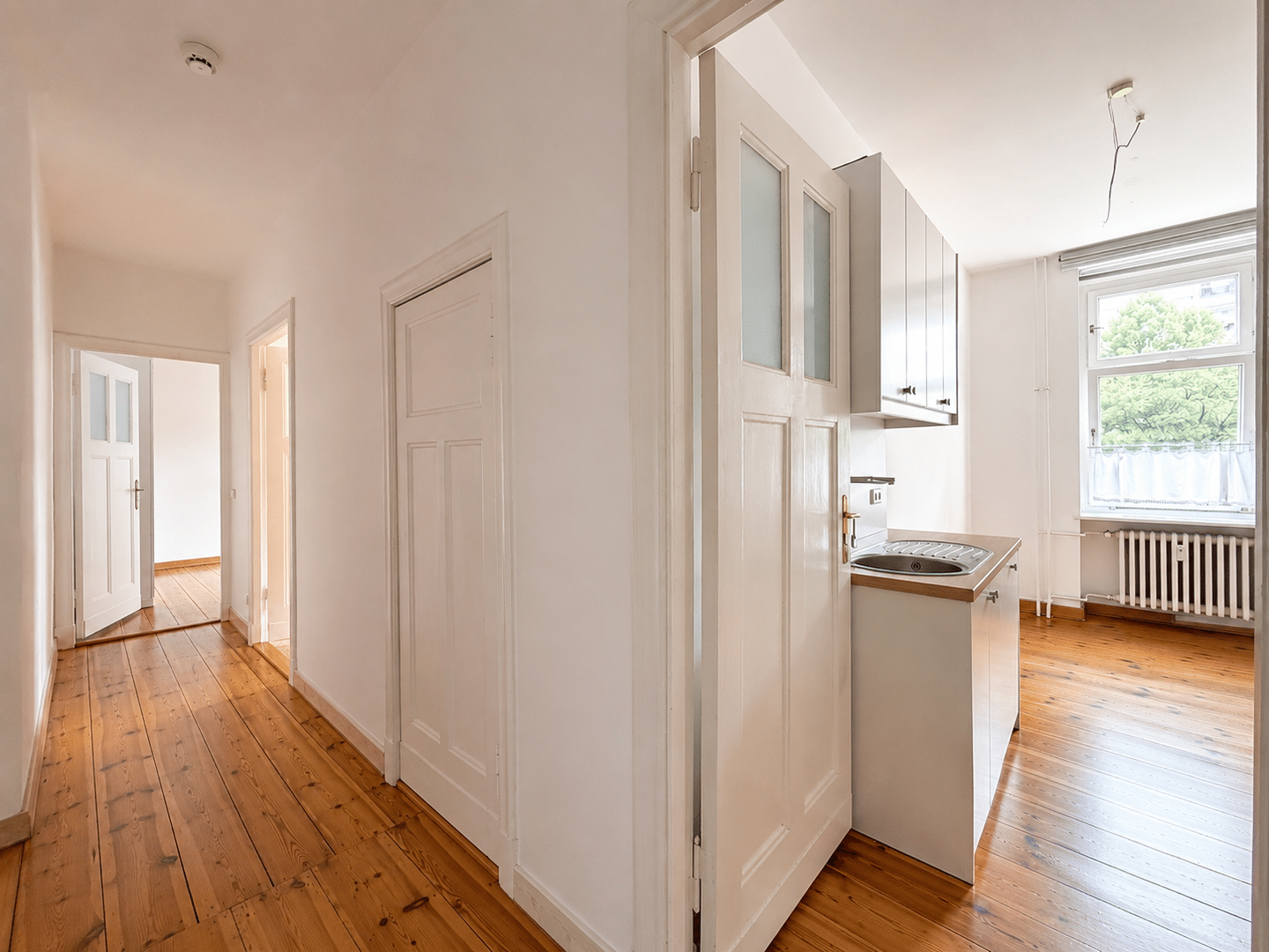 Bezugsfrei: 2-Zimmer-Altbaucharme mit sonnigem Balkon zum Innenhof in Steglitz – Berlin – Vorschaubild 9