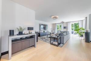 Exklusive Luxuswohnung in Bestlage mit zwei Balkonen und Teilmeerblick! – 23570 Lübeck – Vorschaubild 7
