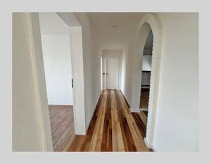 Charmante renovierte 3-Zimmer-Dachgeschoss-Wohnung in Altstadtlage von Lüdenscheid! – 58511 Lüdenscheid – Vorschaubild 3