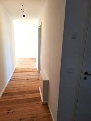OASE IN NIPPES-BESTE LAGE: 2-ZIMMER WOHNUNG + SONNENTERRASSE - MODERNISIERT! – 50733 Köln – Vorschaubild 4