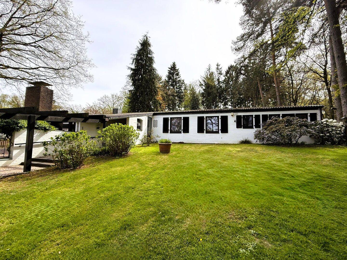 Stilvoller, großzügiger Bungalow direkt am Hamburger Land- und Golfclub Hittfeld! – Seevetal – Vorschaubild 4