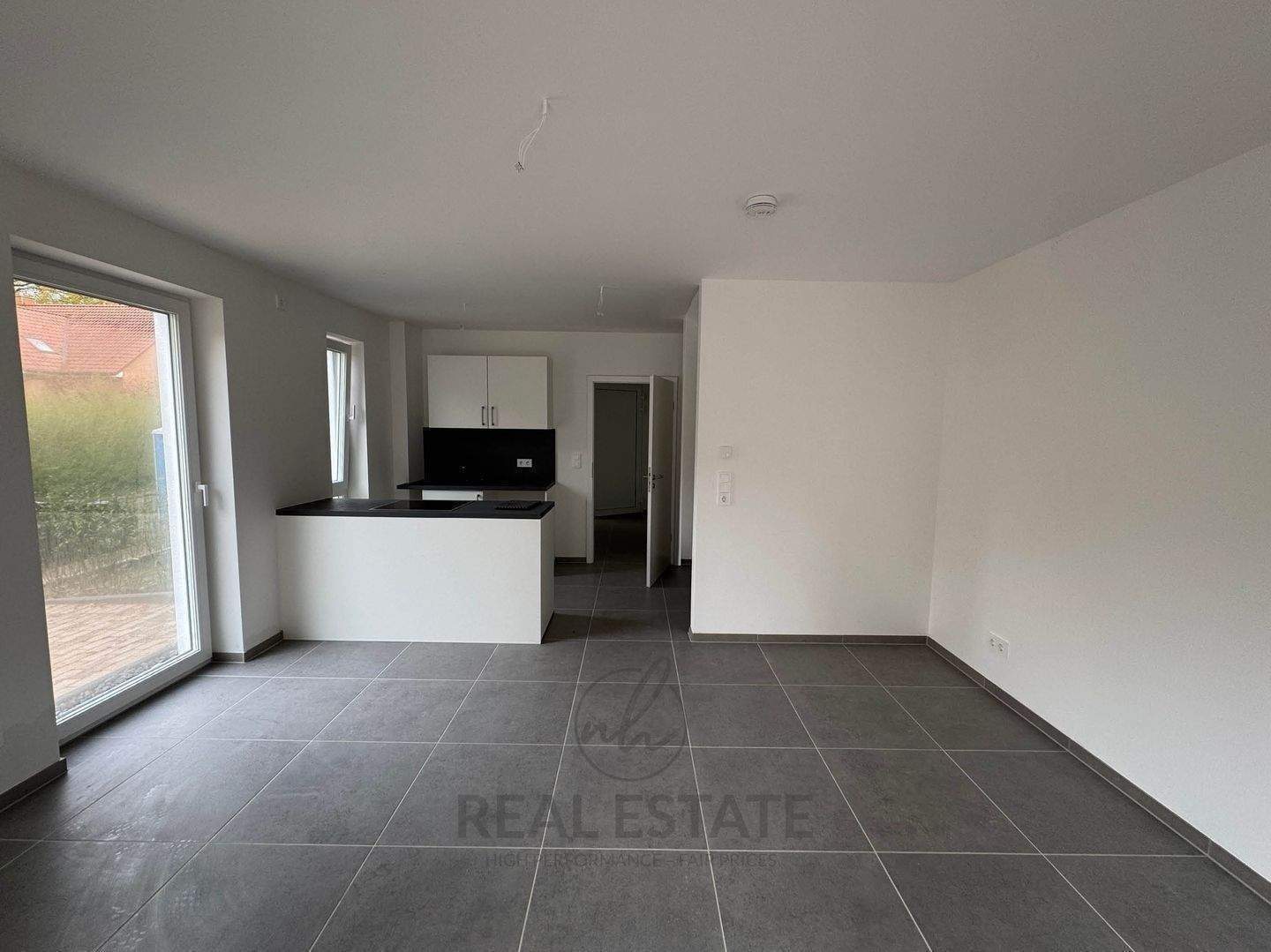 Modernes Wohnen auf drei Etagen – Neubau in Hamburg-Volksdorf – Hamburg – Vorschaubild 3
