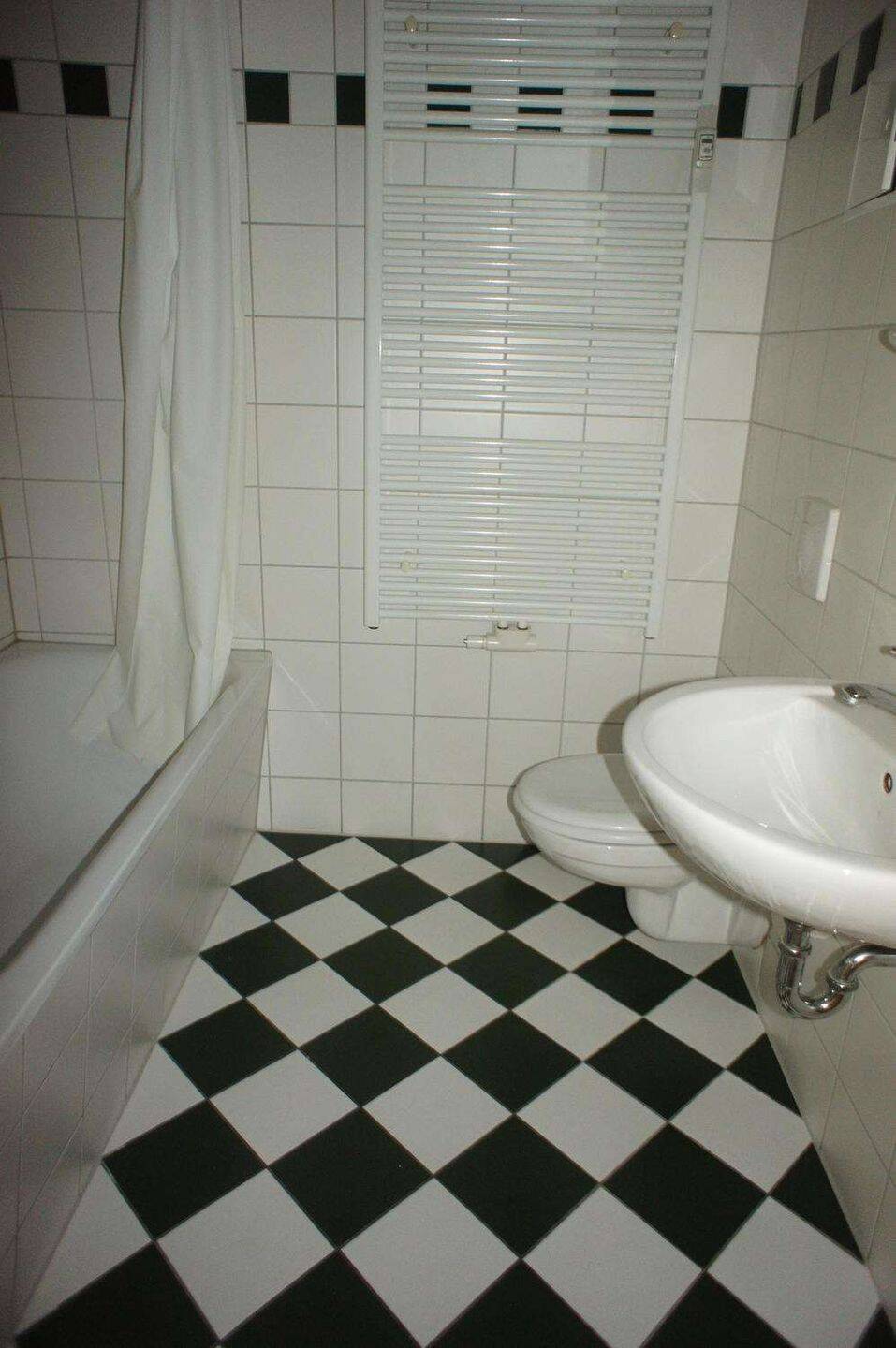 2. OG mit Lift - Balkon an der Küche - nur Wohnzi. straßenseitig! – Chemnitz – Vorschaubild 7