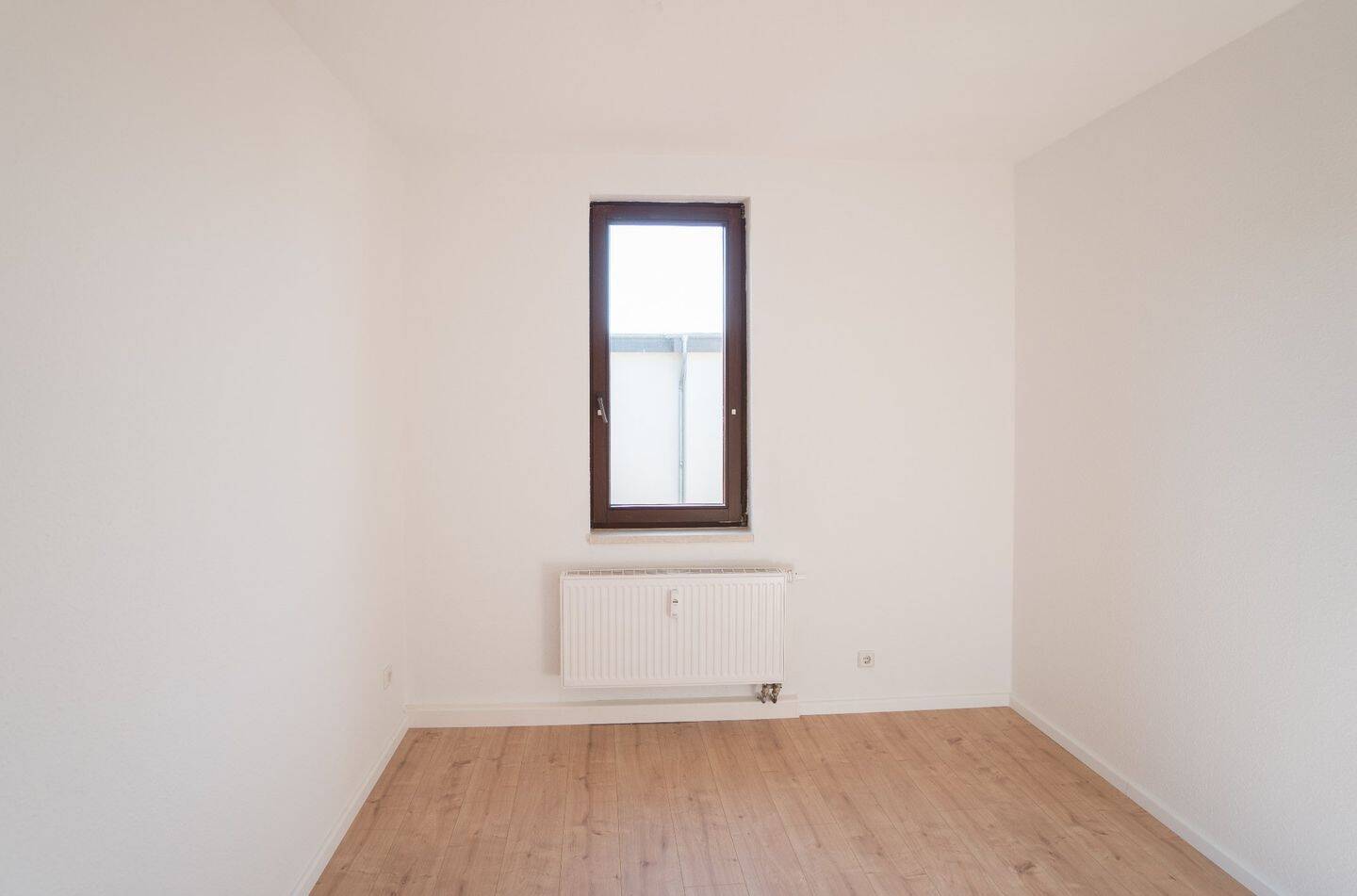 +++Singlewohnung-ruhig gelegen mit Wannenbad+++ – Magdeburg – Vorschaubild 9