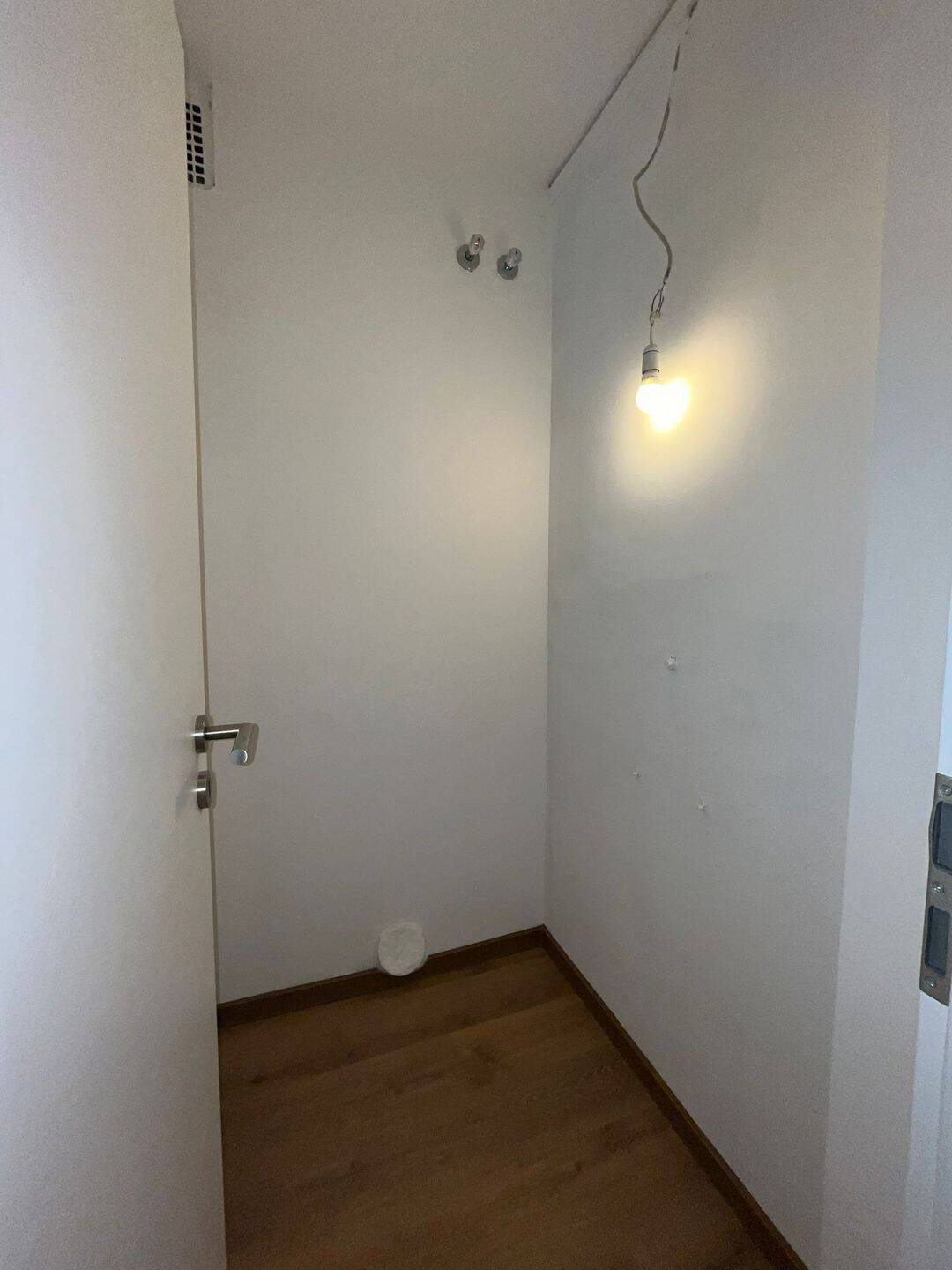 Schöne 2-Zimmer-Wohnung mit großen Balkon nahe Uni Erlangen – Erlangen – Vorschaubild 8