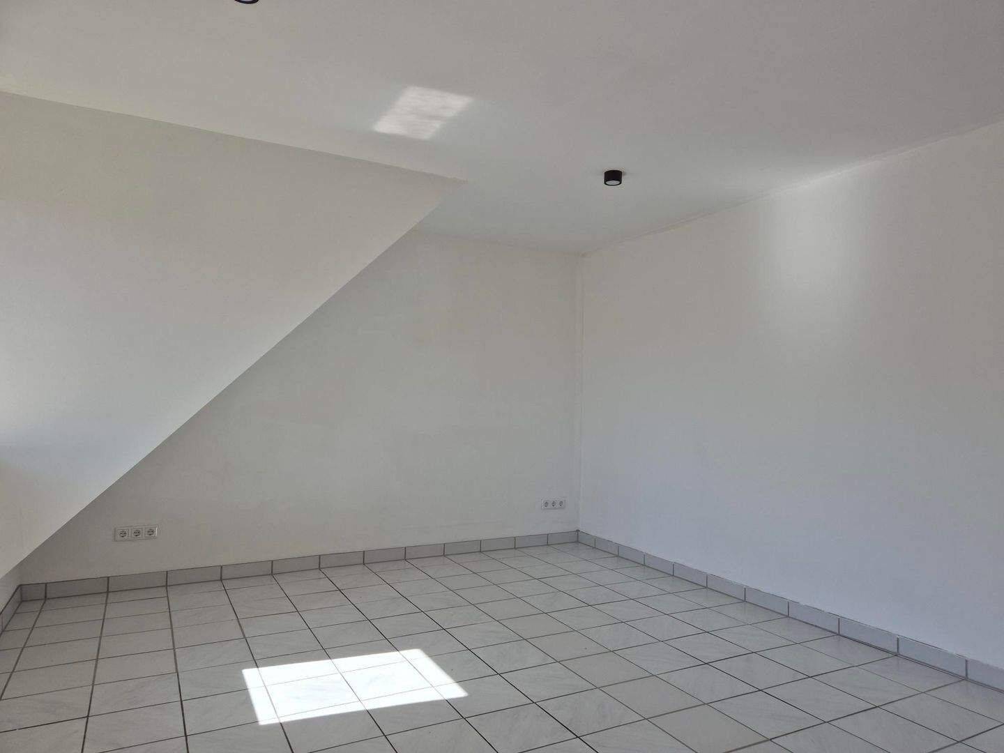 Gemütliche 3-Zimmer Dachgeschoss-Wohnung mit Balkon und Garage... – Bochum – Vorschaubild 8