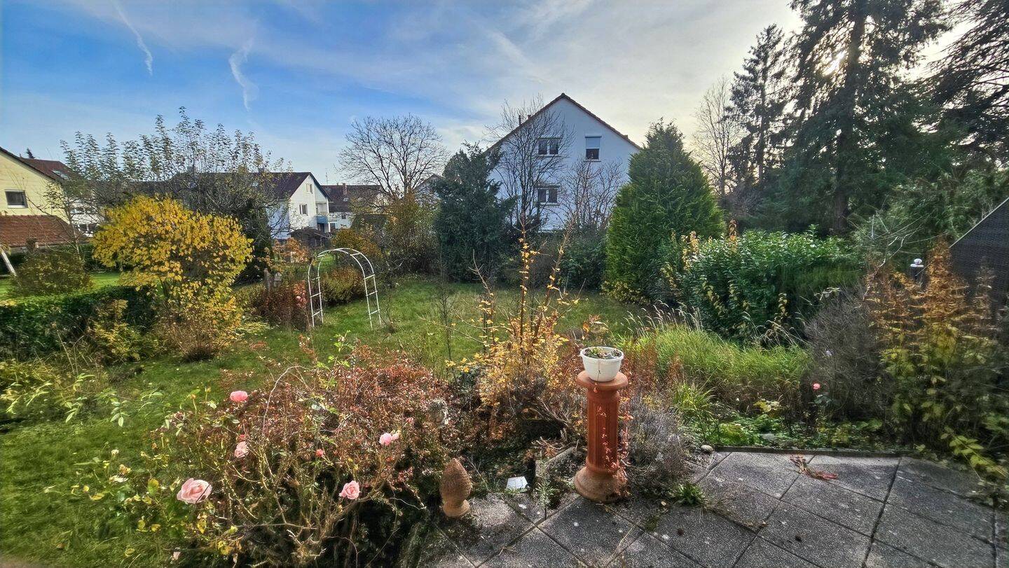 Stuttgart-Riedenberg - Doppelhaushälfte in Toplage mit Sanierungsbedarf
