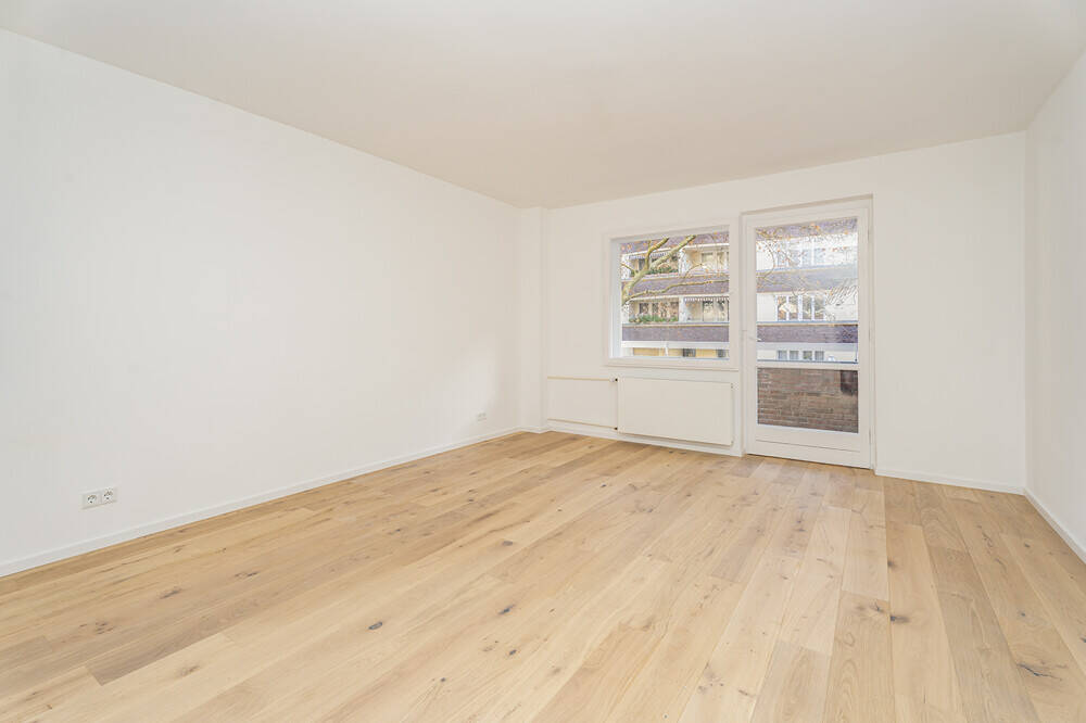 Bezugsfrei und provisionsfrei: Top renovierte 3-Zimmerwohnung in Kudamm Seitenstraße! – Berlin – Vorschaubild 2