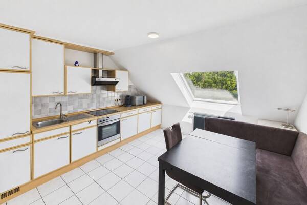 Dachgeschosswohnung in 51145 Köln mit 65 m² kaufen