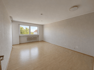 Bezugsfreie 2-Zimmer-Wohnung mit Balkon, Aufzug & Stellplatz – 91058 Erlangen – Vorschaubild 4