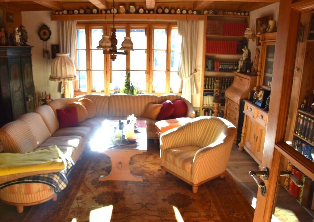 Exklusives ZWEI/MEHRPARTEIENHAUS im Landhausstil: moderne Technik, einzigartiges Anwesen – Neureichenau – Vorschaubild 2