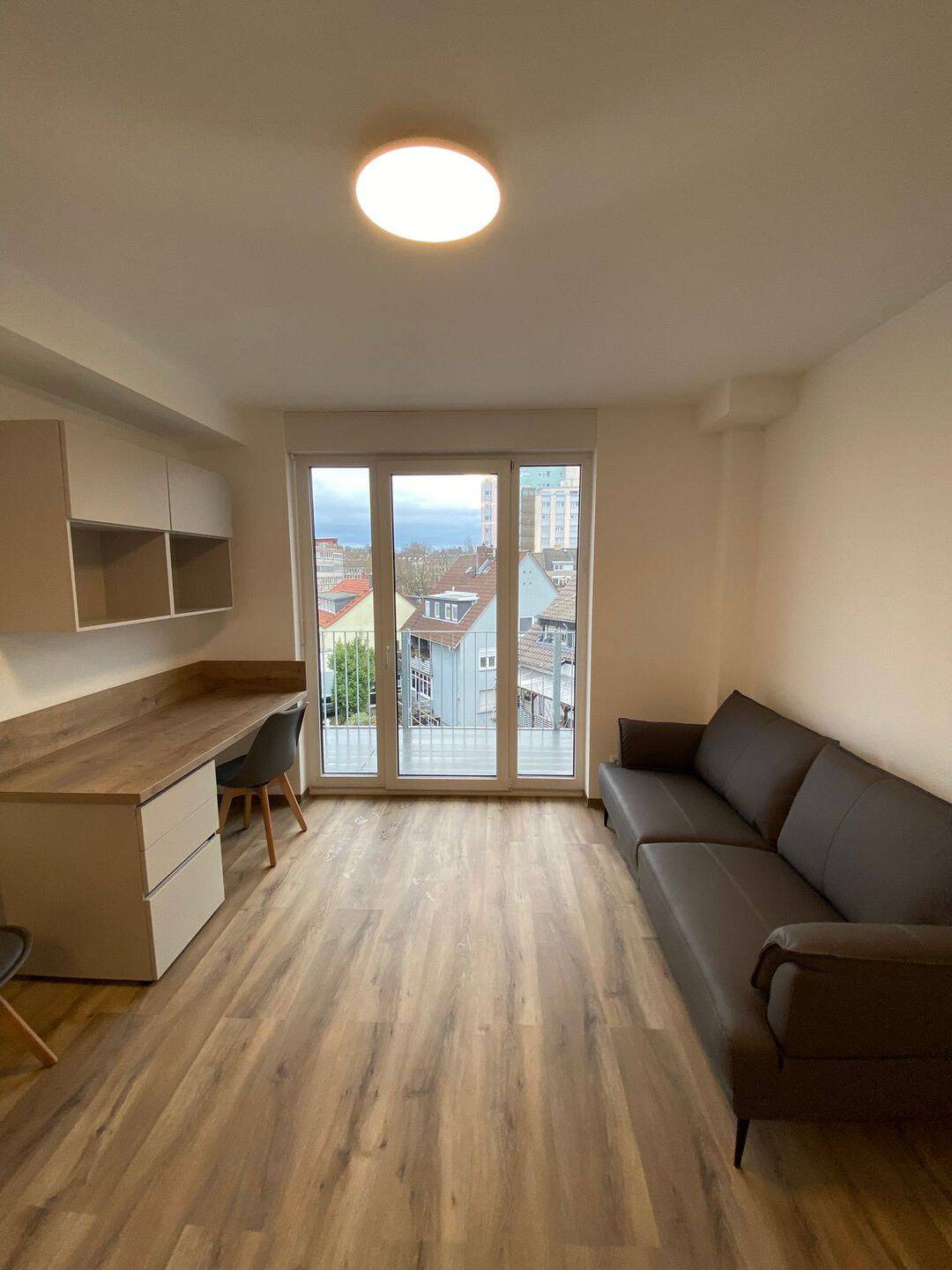 Schöne vollmöblierte 1 Zimmer-Penthousewohnung in Top Lage Darmstadt! – Darmstadt – Vorschaubild 3