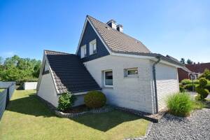 Modernisiertes Einfamilienhaus mit Garage, Garten und Teilkeller – 23569 Lübeck – Vorschaubild 7