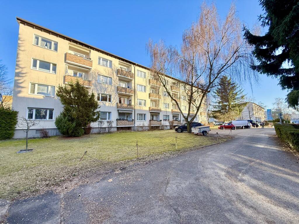 Vermietete Eigentumswohnung mit 3 Zimmer und Garage in Spandau!