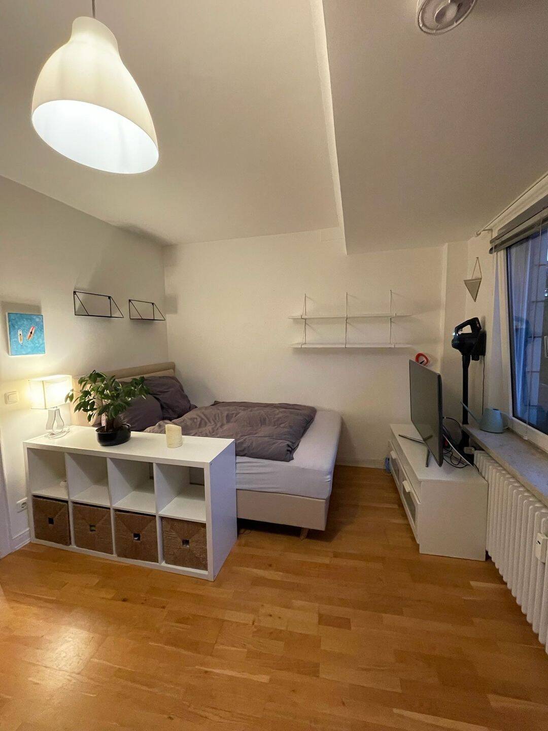 Helle Einzimmerwohnung mit Balkon in der Rothenbaumchaussee zur Untervermietung bis 31.12.2026. – Hamburg – Vorschaubild 3