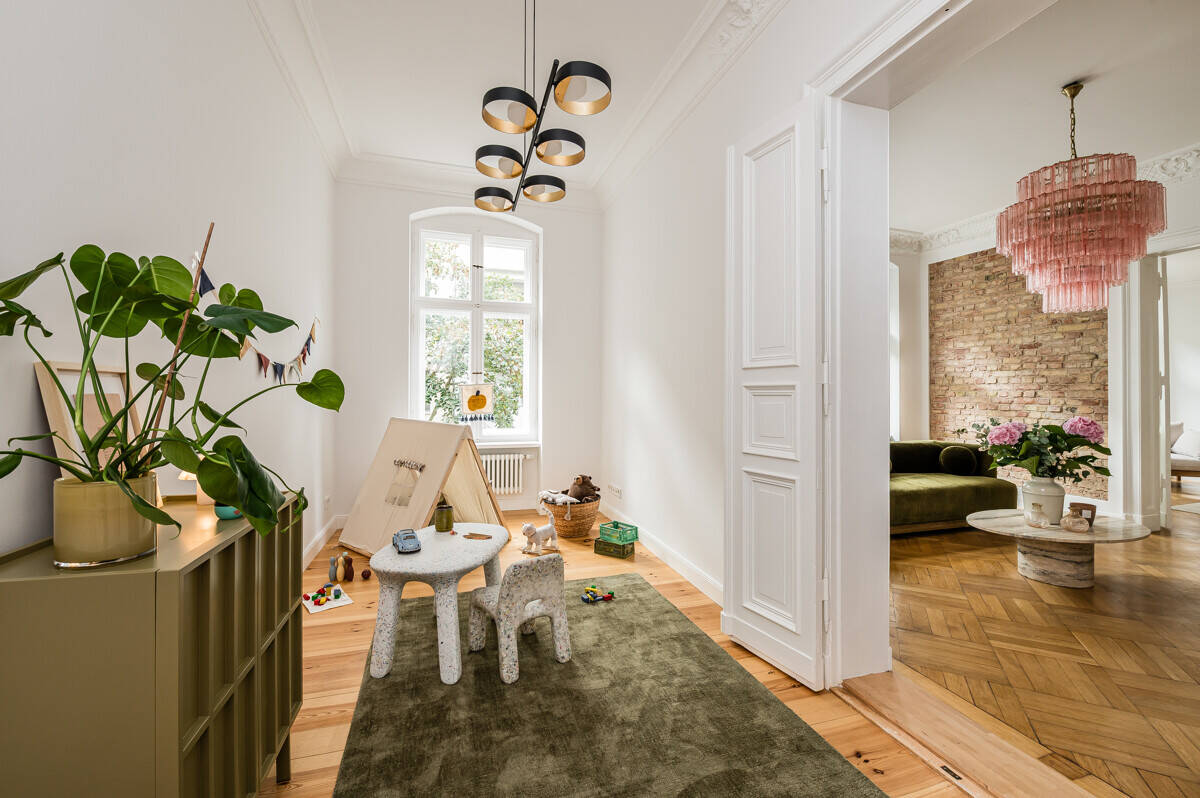 Altbau mit Seele - Stilvoll sanierte 5,5-Zimmer-Wohnung mit Eleganz und Raum für die ganze Familie! – Berlin – Vorschaubild 2