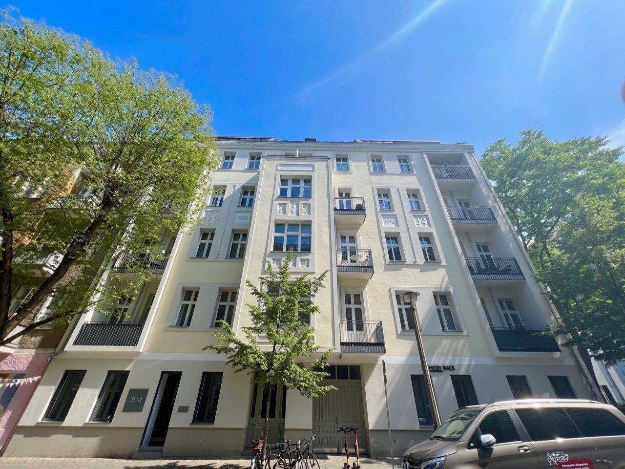 ATTRAKTIVER ALTBAU NÄHE VOLKSPARK FRIEDRICHSHAIN - IM SCHÖNEN BÖTZOWVIERTEL - ZUR ZEIT VERMIETET – Berlin – Vorschaubild 2