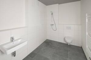 Wohnplatz für Studis/Azubis - schönes WG-Zimmer in 3-Zimmer-Wohnung – 13437 Berlin – Vorschaubild 6