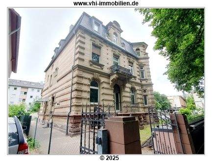 Realisieren Sie Ihren Traum von einer repräsentativen denkmalgeschützten Villa im Zentrum v. HU – Hanau – Bild 1 von 9