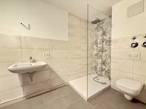 Sanierte 2-Zimmer-Wohnung im 2. OG mit Balkon und Tiefgarage in Bautzen – 2625 Bautzen – Vorschaubild 2