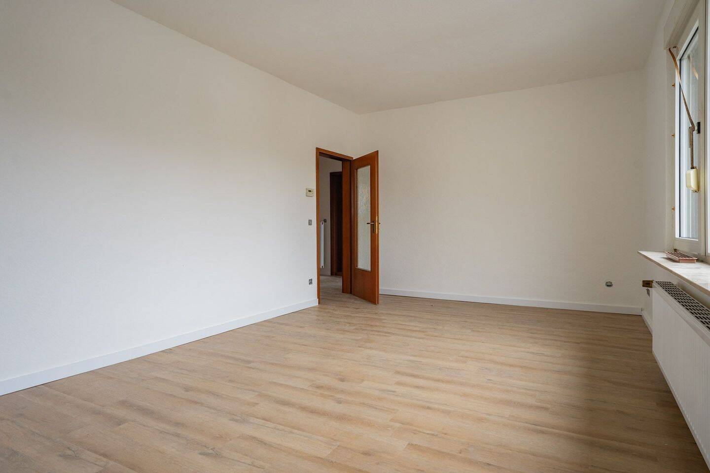 Frisch renovierte 4-Zimmer-Dachgeschosswohnung (69 m²) in Uerdingens Fußgängerzone – Krefeld – Vorschaubild 6