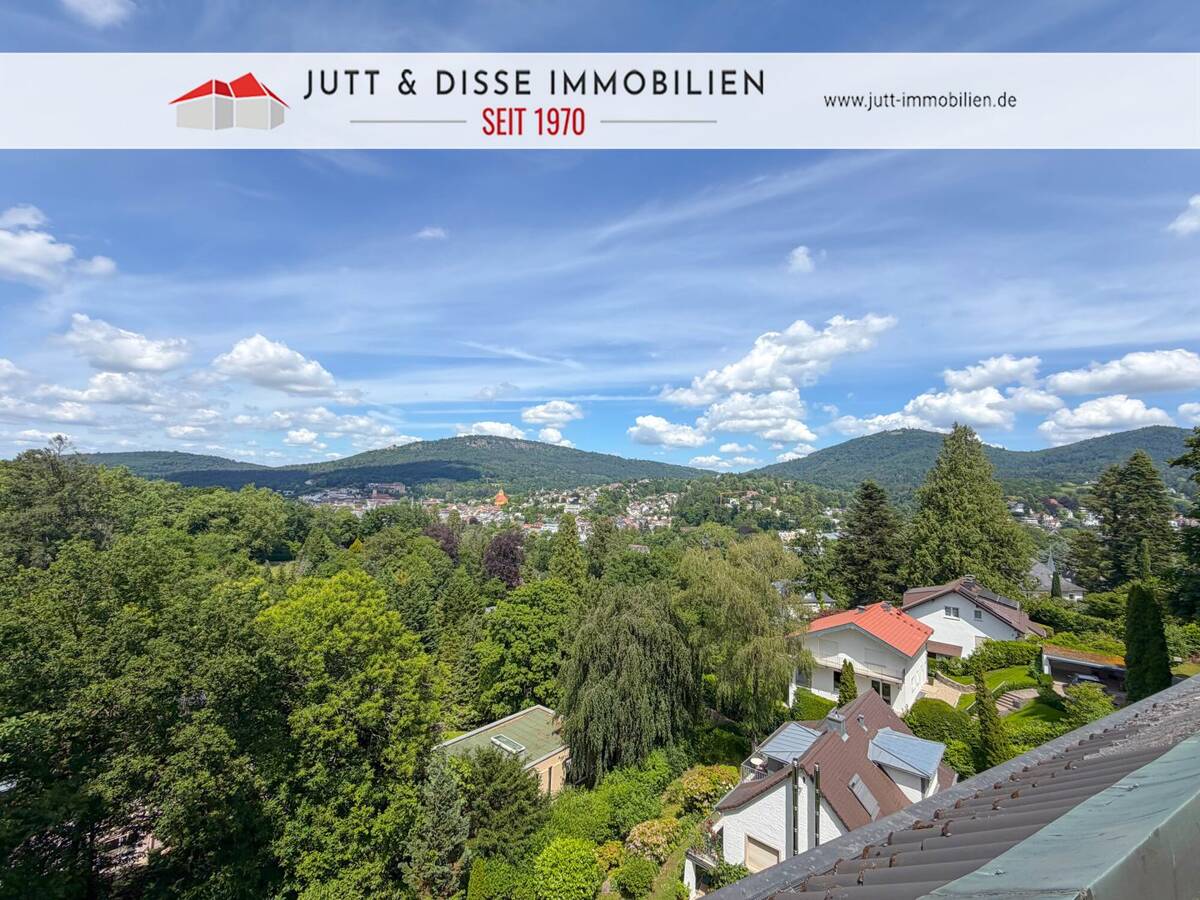 Edles Flair mit traumhafter Aussicht auf Baden-Baden / 4 Zimmer, 2 große Balkone und Kamin – 76530 Baden-Baden – Bild 1 von 9