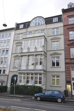 Schicke, individuelle 2,5-3 Zi. Whg. in begehrter City-Lage mit Balkon – 65185 Wiesbaden – Vorschaubild 2