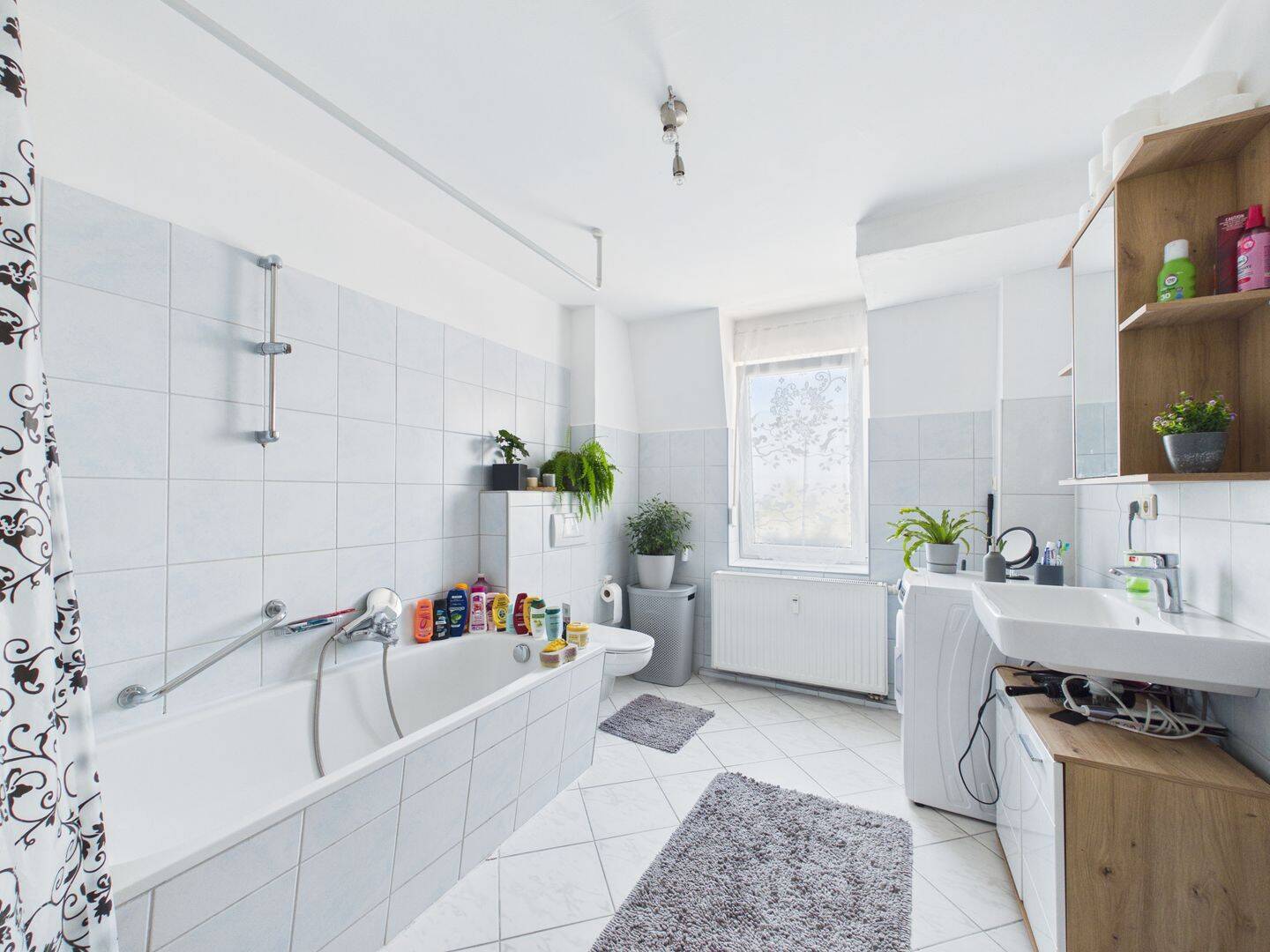 Topsanierte 2 Zimmer Wohnung auf 65 m² in Nürnberg mit EBK ohne Ablöse uvm.!