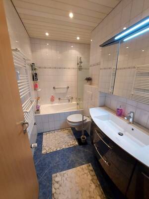 Ihr neues Zuhause: Helle 4-Zimmer-Wohnung mit Balkon und Tiefgaragenstellplatz ! – 33104 Paderborn – Vorschaubild 5
