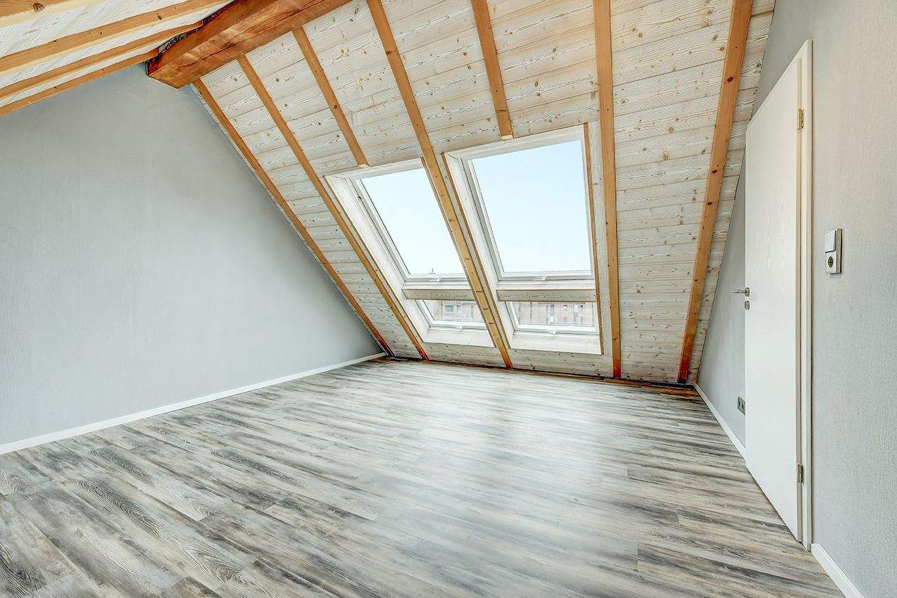 Maisonette mit Loftcharakter - außergewöhnliches Wohnen über den Dächern von Düsseldorf-Wersten – Düsseldorf – Vorschaubild 8