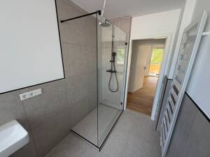 Attraktive & frisch renovierte 3-Zi.-Whg. mit Balkon in Erlangen Innenstadt (provisionsfrei) – 91052 Erlangen – Vorschaubild 4