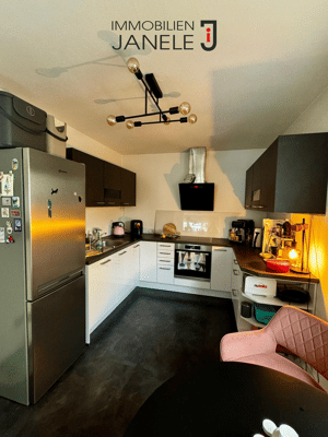 Gepflegte, ruhig gelegene 4-Zimmer-Wohnung mit Südterrasse und Balkon in Regensburg-Schwabelweis – 93055 Regensburg – Vorschaubild 2