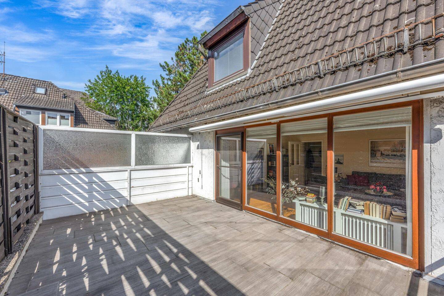 Bremen - Schwachhausen (Bürgerpark) / 2 Zimmer Wohnung mit Dachterrasse, Fahrstuhl und Garage – Bremen – Vorschaubild 4