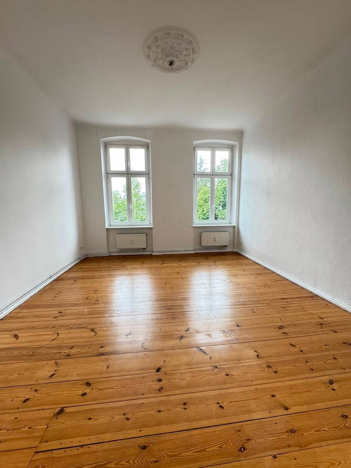 **Besichtigung: Sa., 08.08. um 12:15 Uhr** Wohnen im stilvollen Altbau nahe Schloss Sanssouci! – 14471 Potsdam – Bild 1 von 9