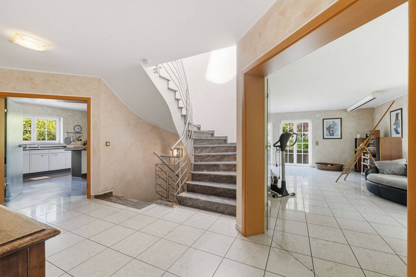 ++ Fliesteden: Großzügiges ARCHITEKTENHAUS mit bester Energieeffizienz in ruhiger Feldrandlage! ++ – Bergheim – Vorschaubild 4